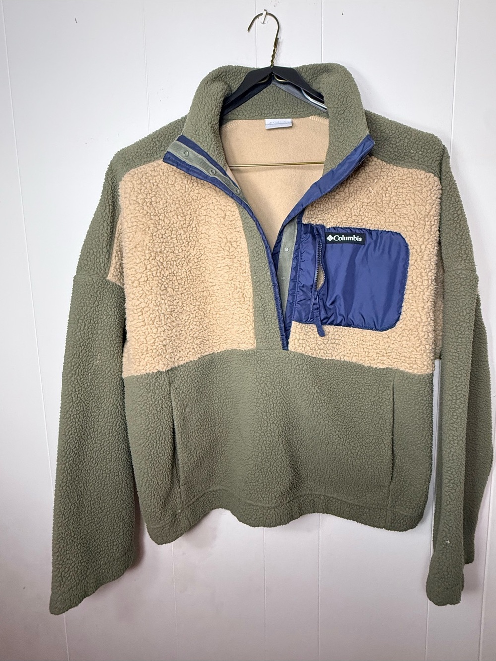 Columbia Women’s XXL Olive & Cream Sherpa Half-Zip Pullover with Blue Pocket